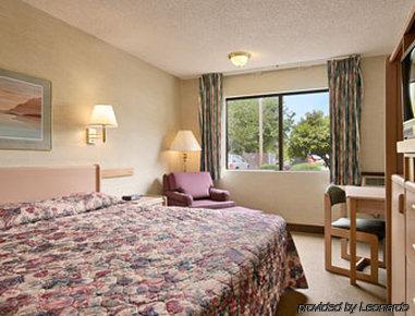 Red Roof Inn Portland Room photo