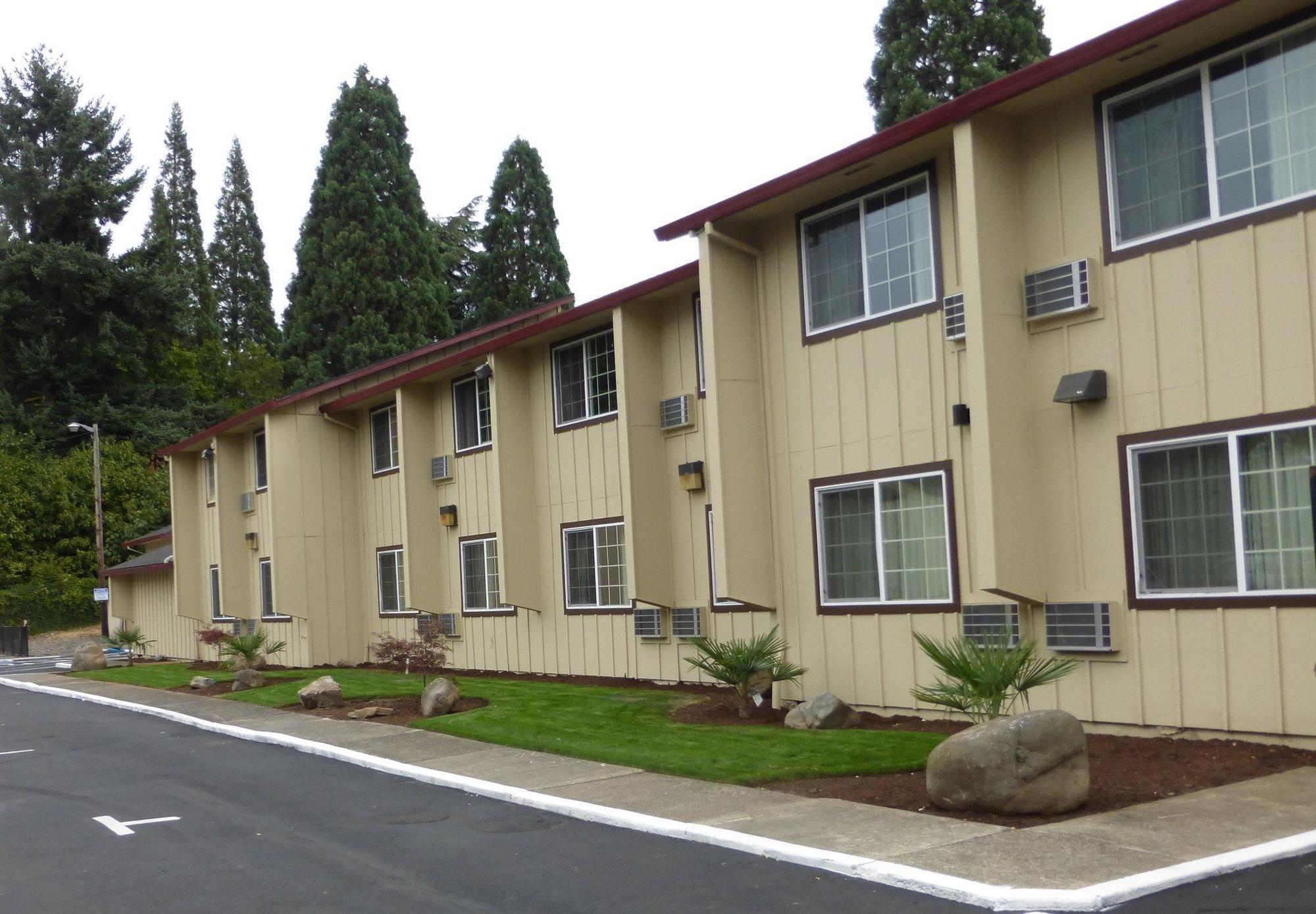 Red Roof Inn Portland Exterior photo